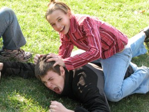 kids-getting-along-lol