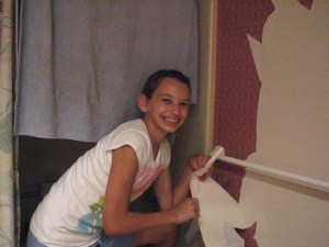 Madi peeling wallpaper